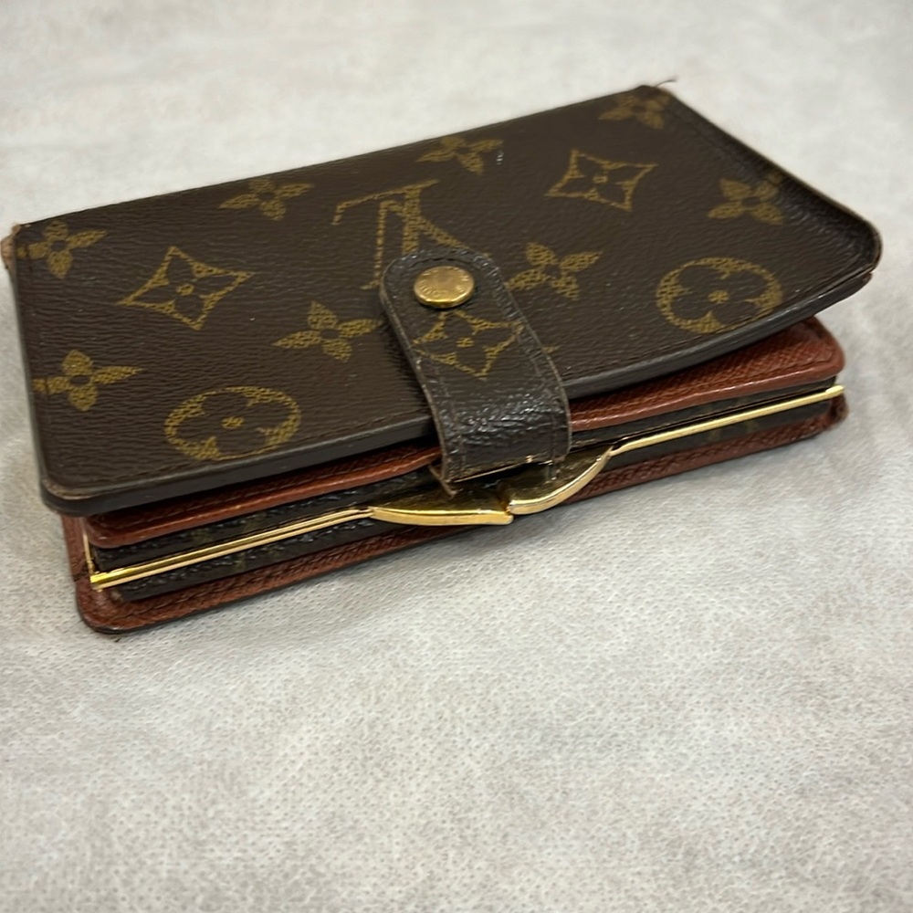 Louis Vuitton Monogram Canvas Portfolio Kiss-Lock Snap Coin Cash Card Wallet